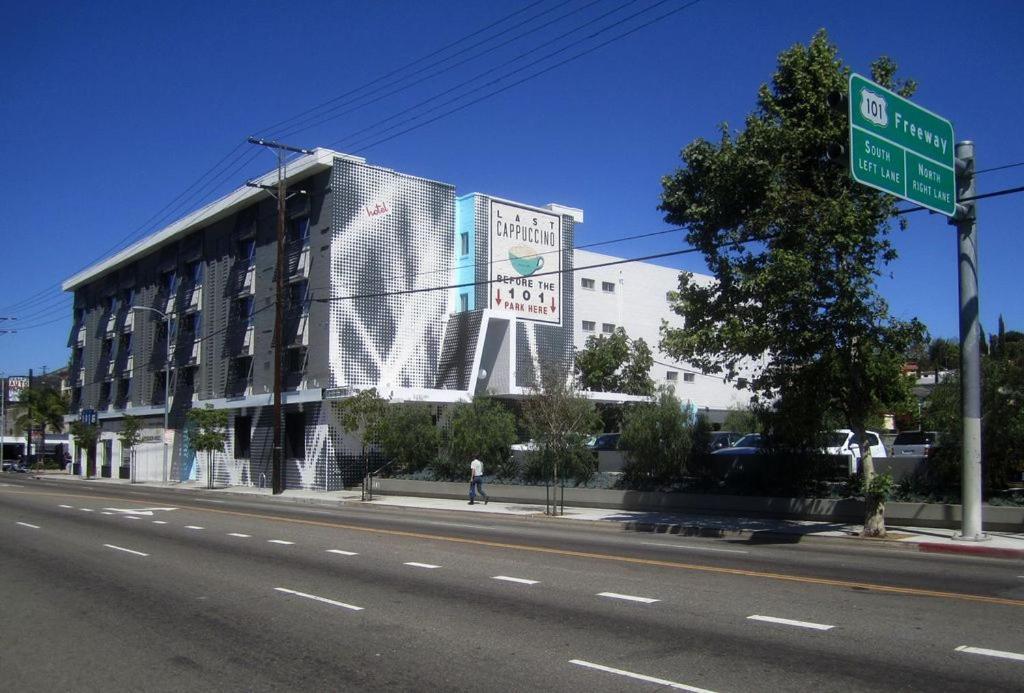 The Hollywood Franklin Near Universal Los Angeles