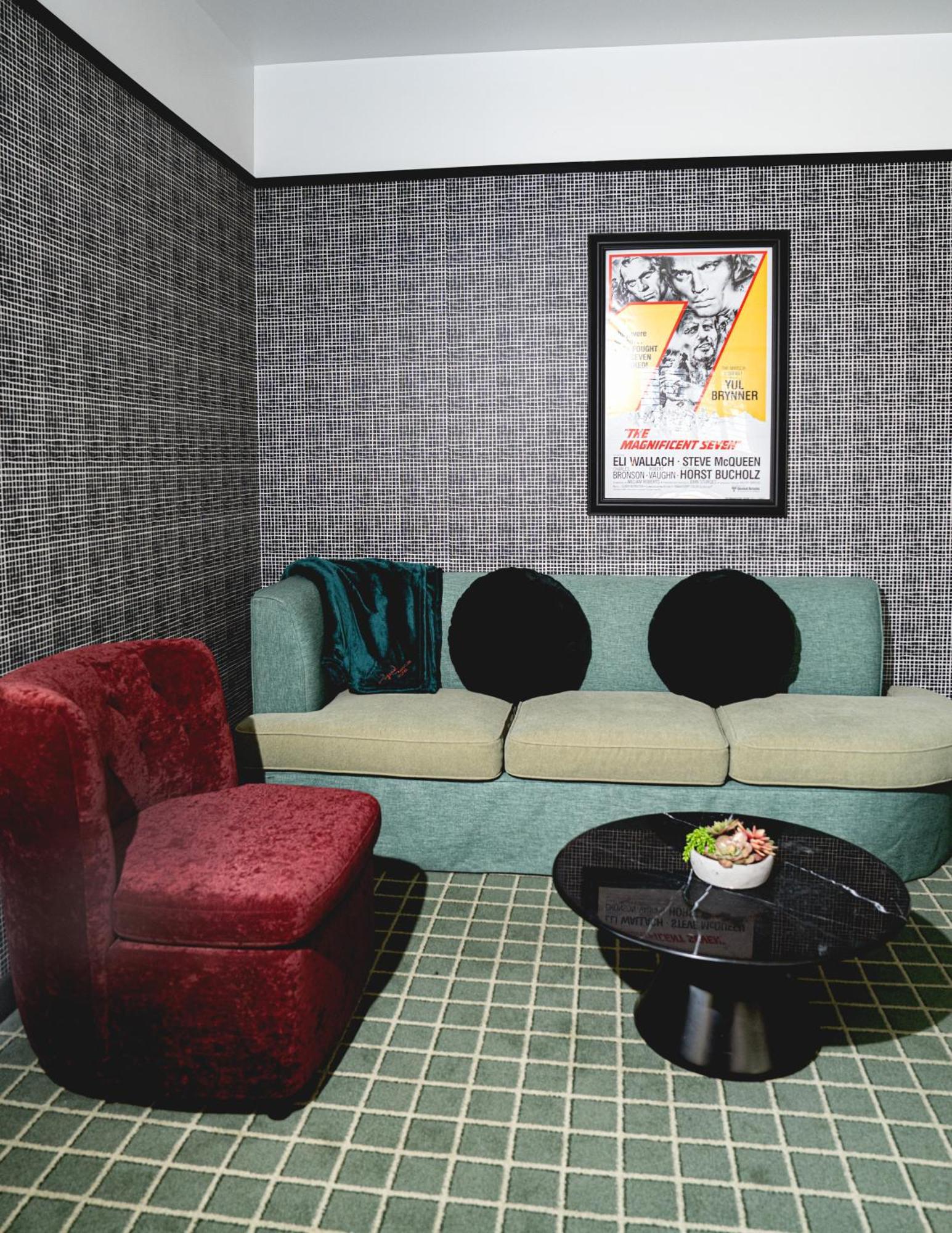 The Hollywood Franklin Near Universal 3* Los Angeles